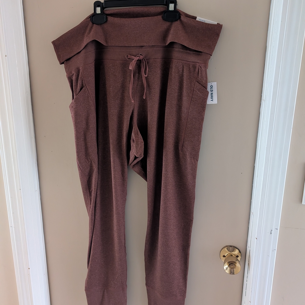 plus Old Navy COZY CORE Leggings/Joggers. Rust Orange